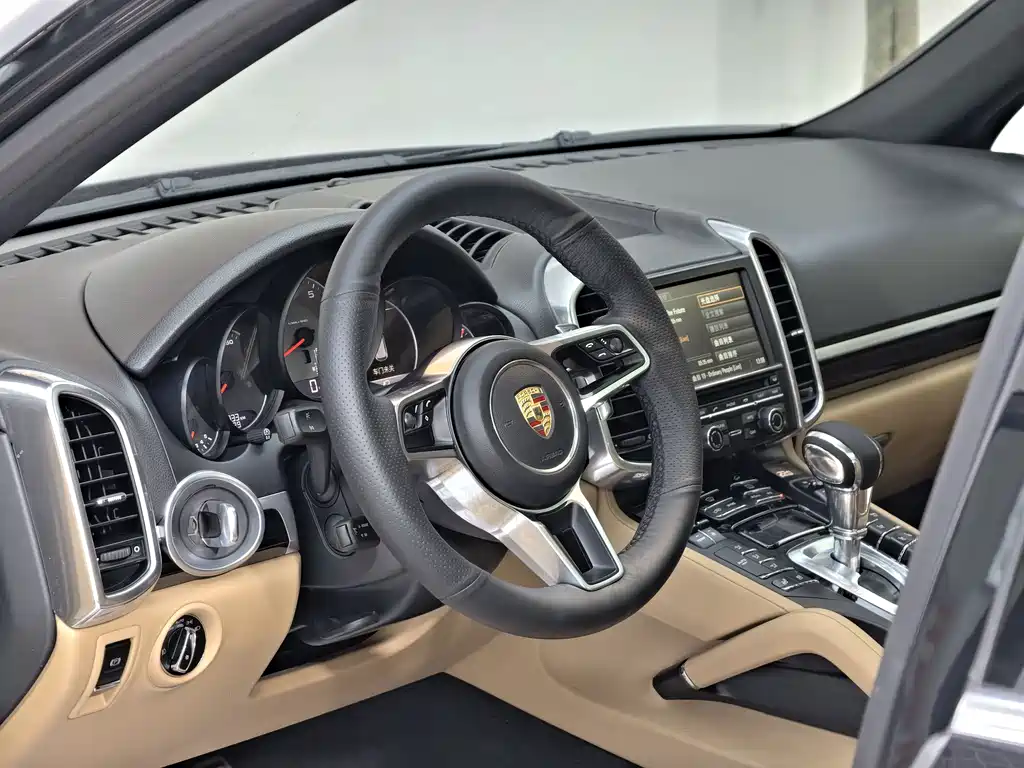 Porsche Cayenne 2015 — фото 19