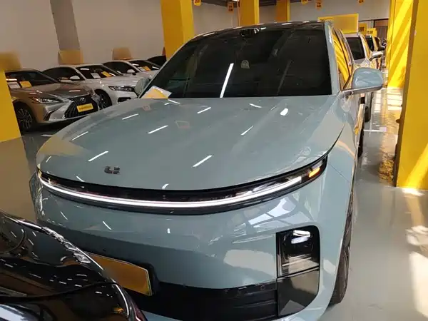 Li Auto L6 2025