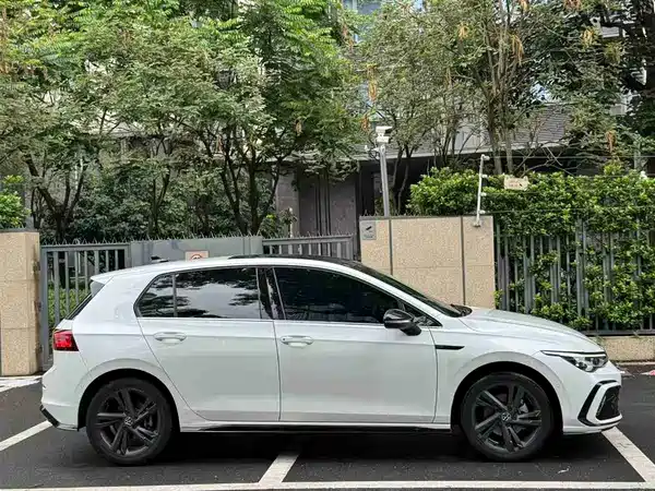 Volkswagen Golf 2022