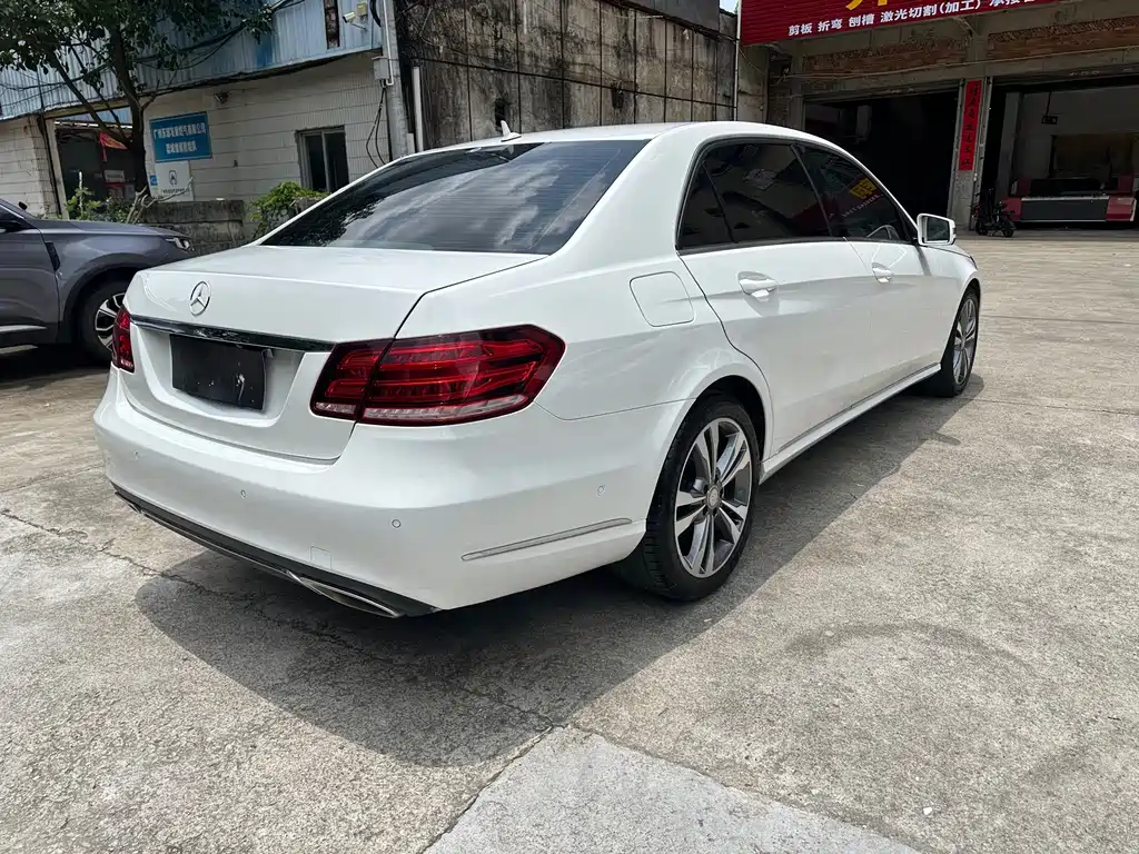 Mercedes-Benz E-Class 2015 — фото 4