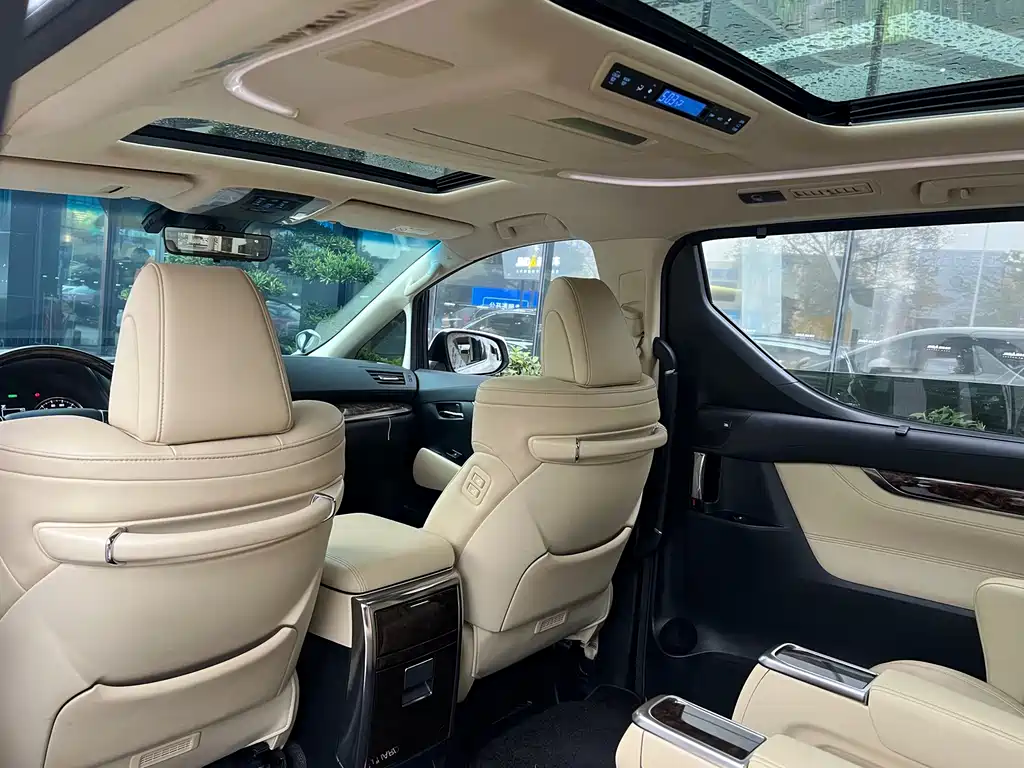 Toyota Alphard 2020 — фото 5