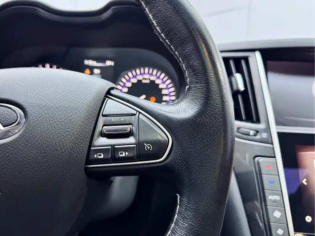 Infiniti Q50L 2017 — фото 19