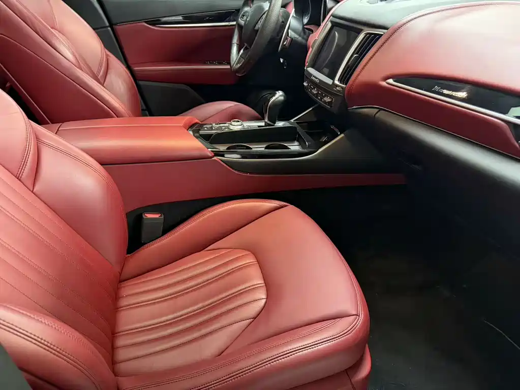 Maserati Levante 2017 — фото 13