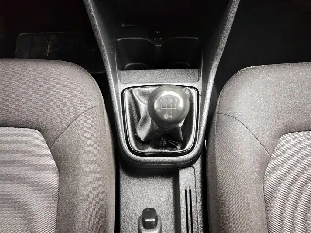 Volkswagen Jetta 2015 — фото 13