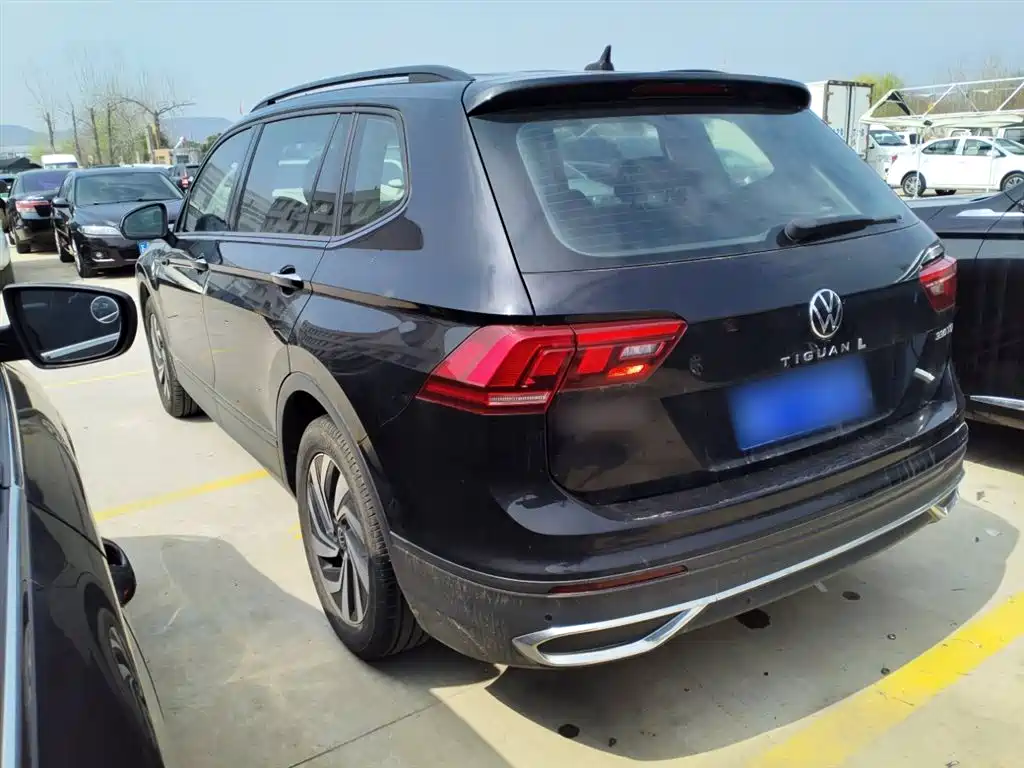 Volkswagen Tiguan L 2021 — фото 23