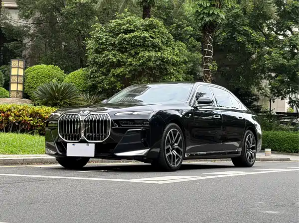 BMW 7 Series 2024