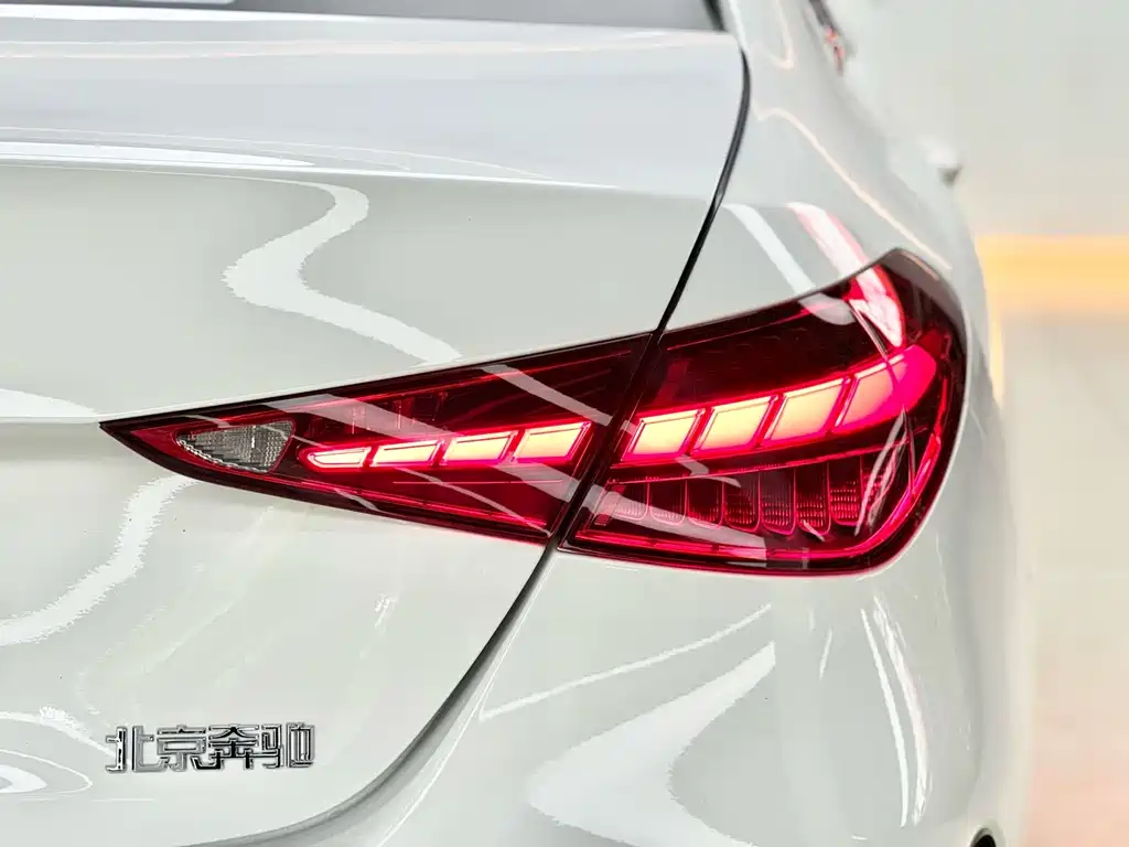 Mercedes-Benz C-Class 2023 — фото 17