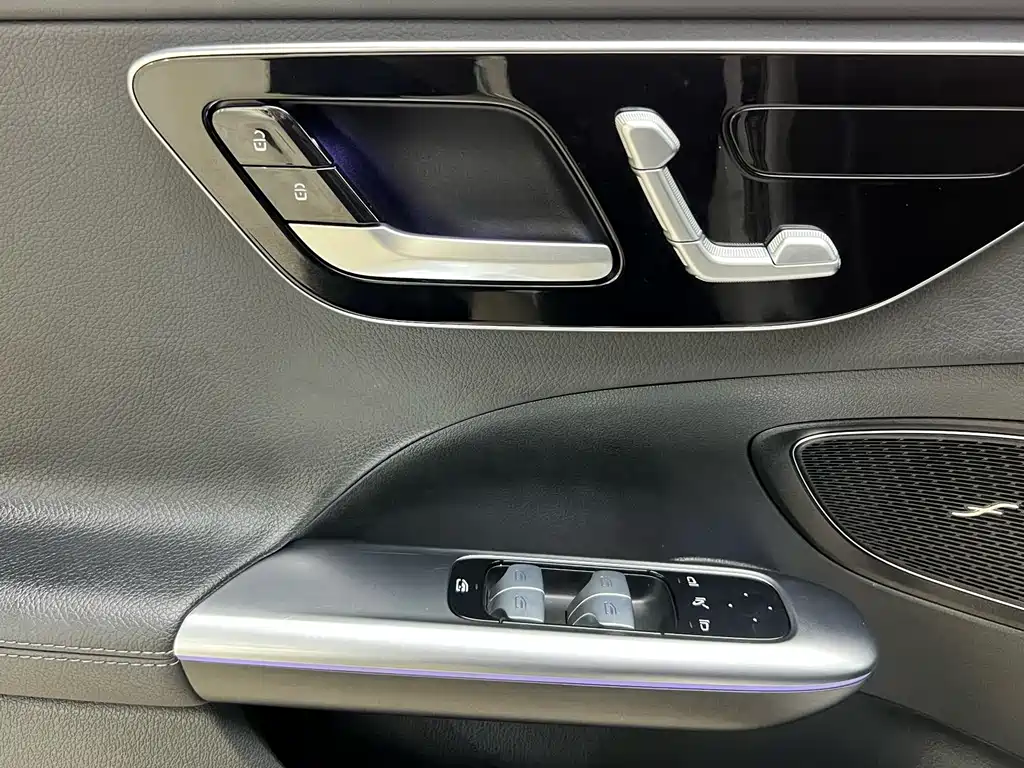 Mercedes-Benz C-Class 2023 — фото 18