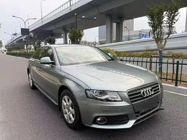 Audi A4L 2011
