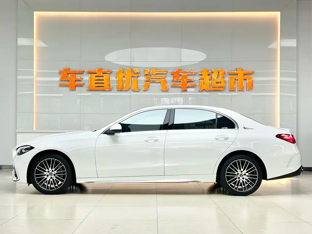 Mercedes-Benz C-Class 2023 — фото 4