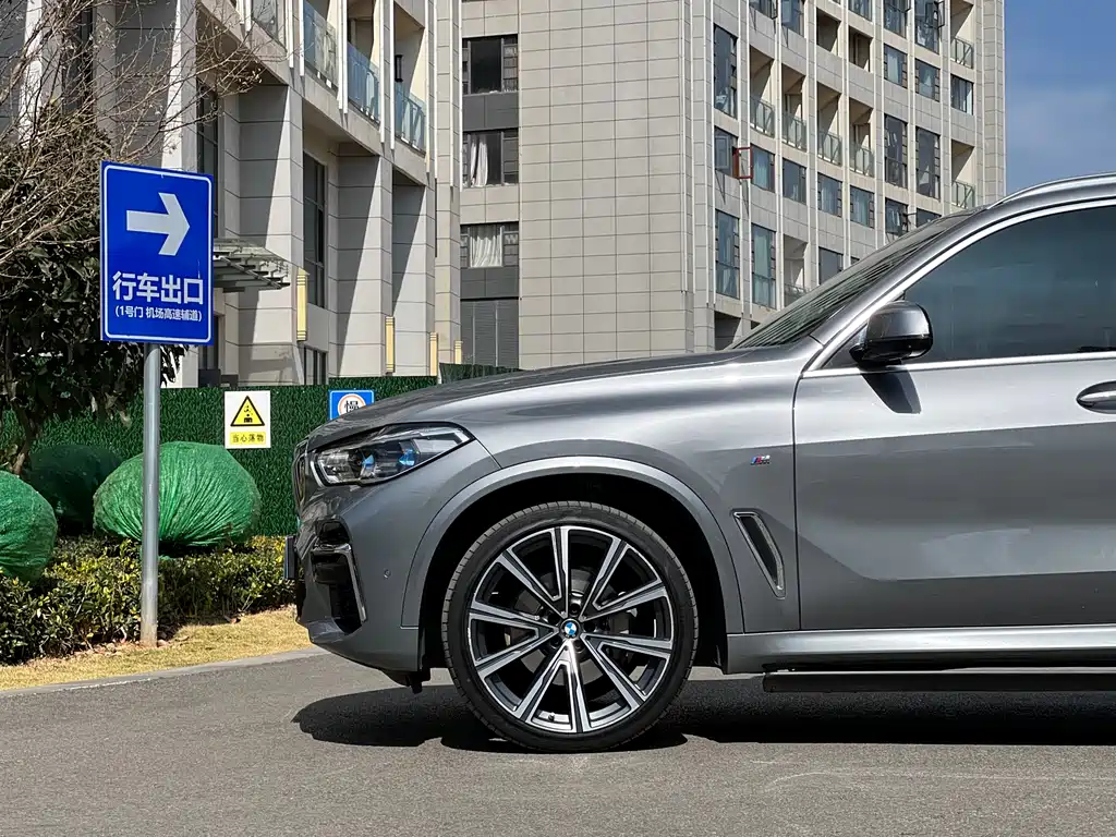 BMW X5 2023 — фото 9