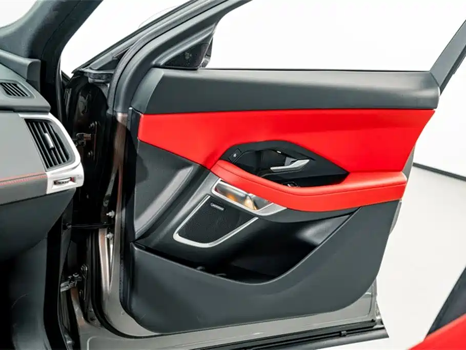 Jaguar E-PACE 2023 — фото 13