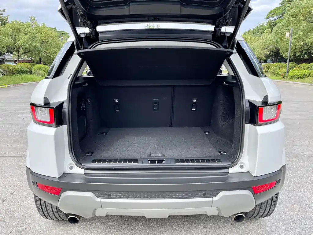 Land Rover Evoque 2018 — фото 20