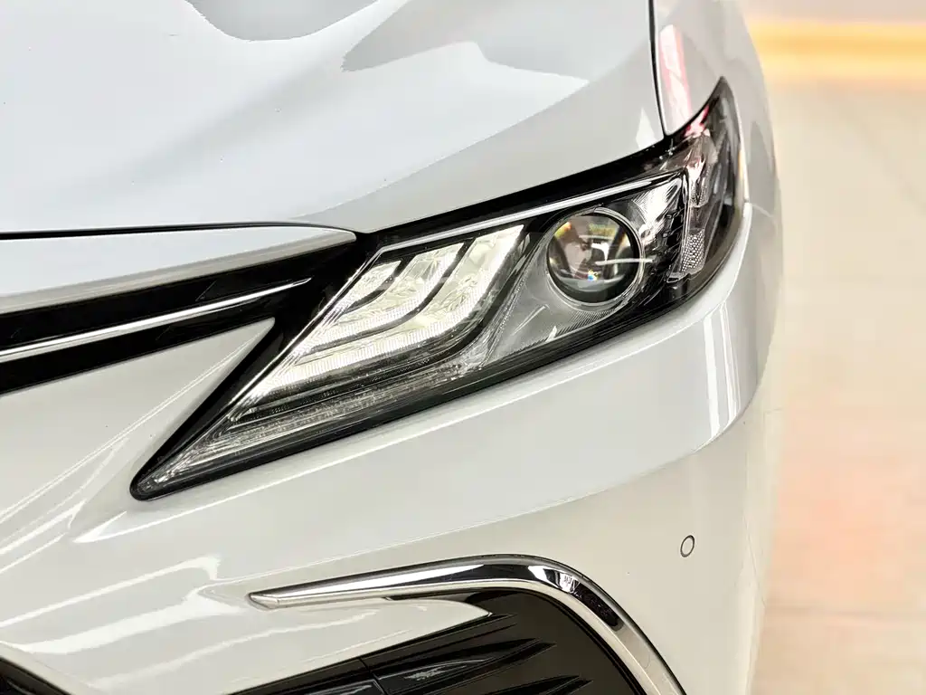 Toyota Camry 2022 — фото 17