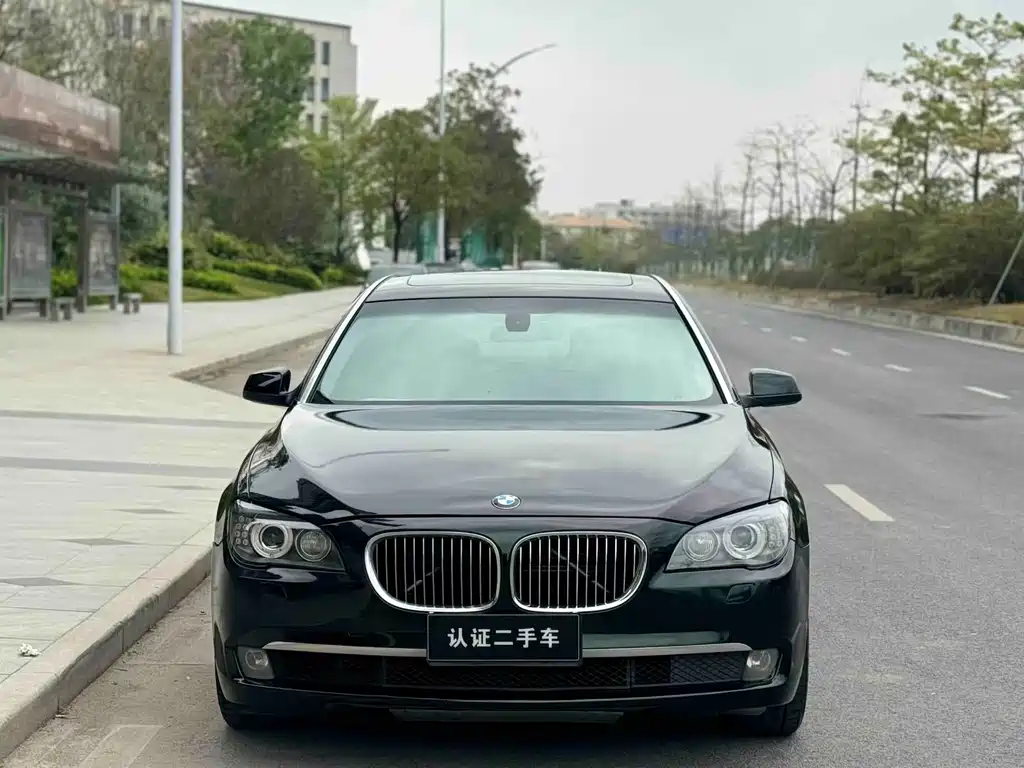 BMW 7 Series 2010 — фото 2