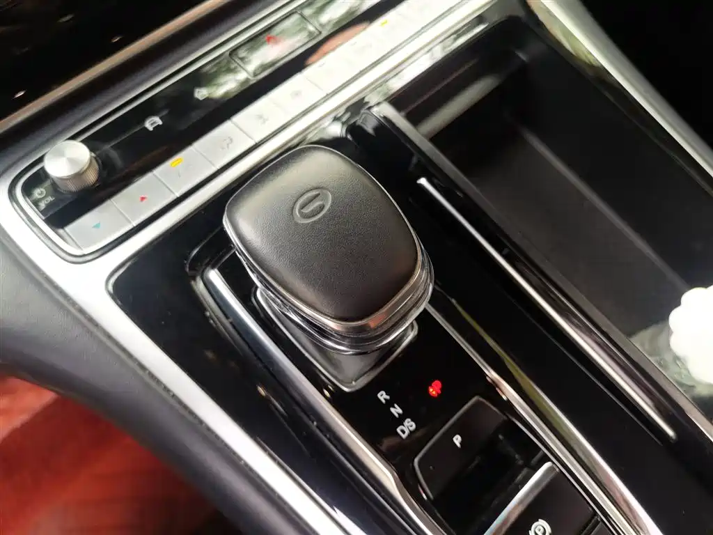 GAC Motor Trumpchi M8 2022 — фото 10