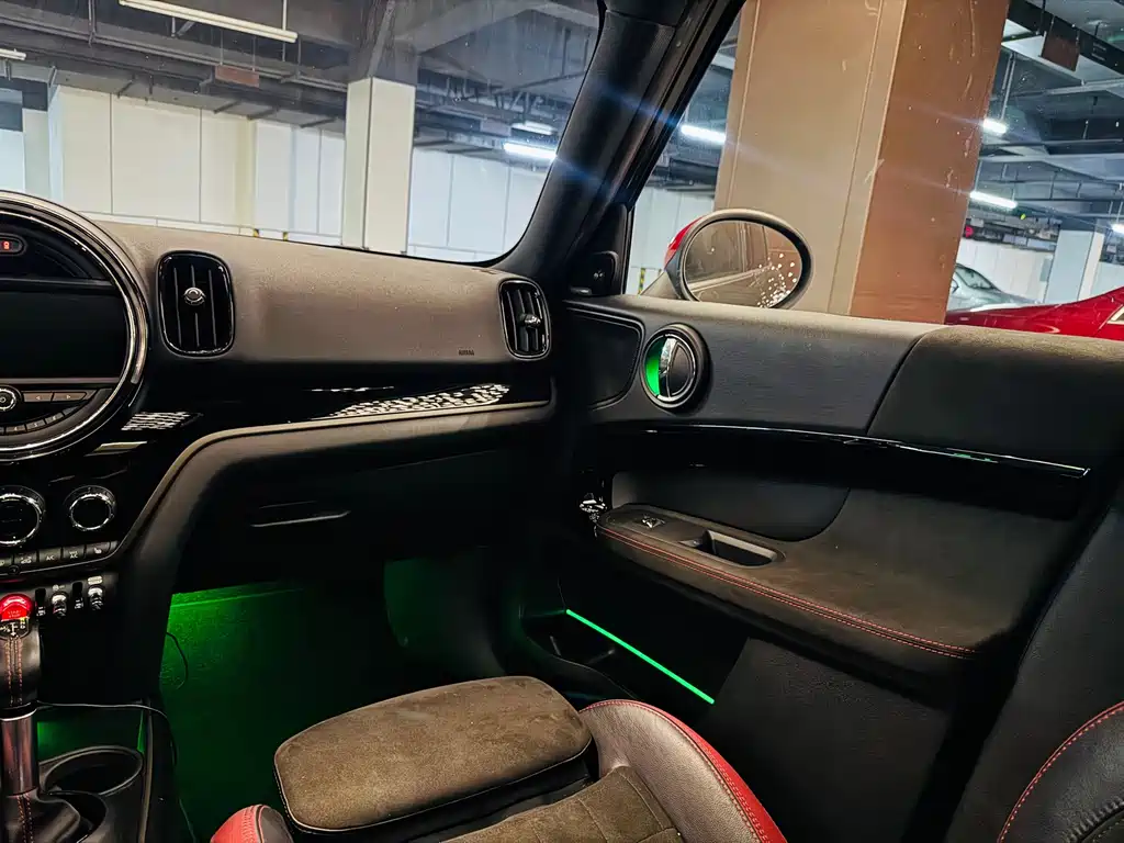 MINI JCW Countryman 2018 — фото 12
