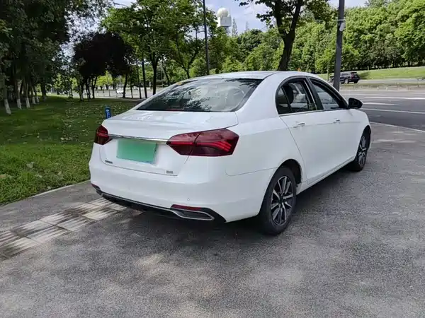 Geely Emgrand 2020