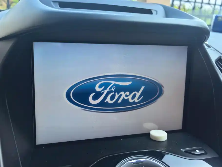 Ford Kuga 2013 — фото 13