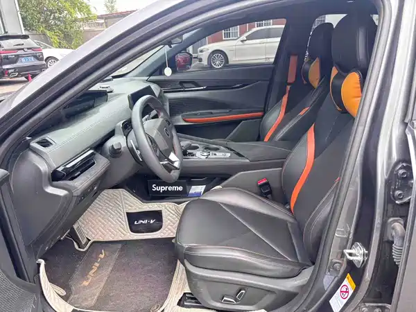 Changan UNI-V 2022