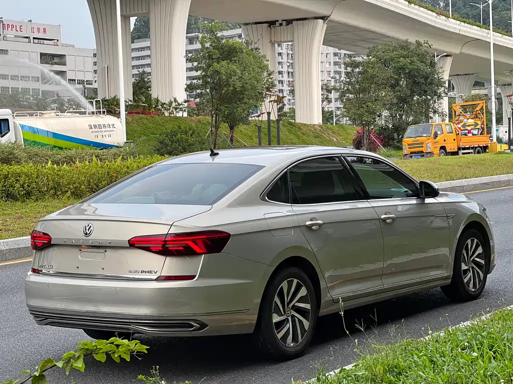 Volkswagen Passat PHEV 2019 — фото 6