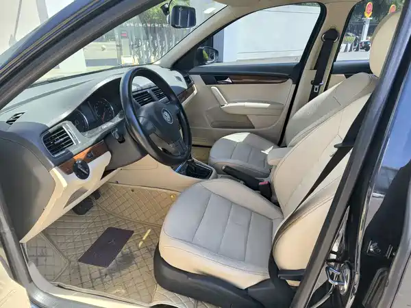 Volkswagen Lavida 2013