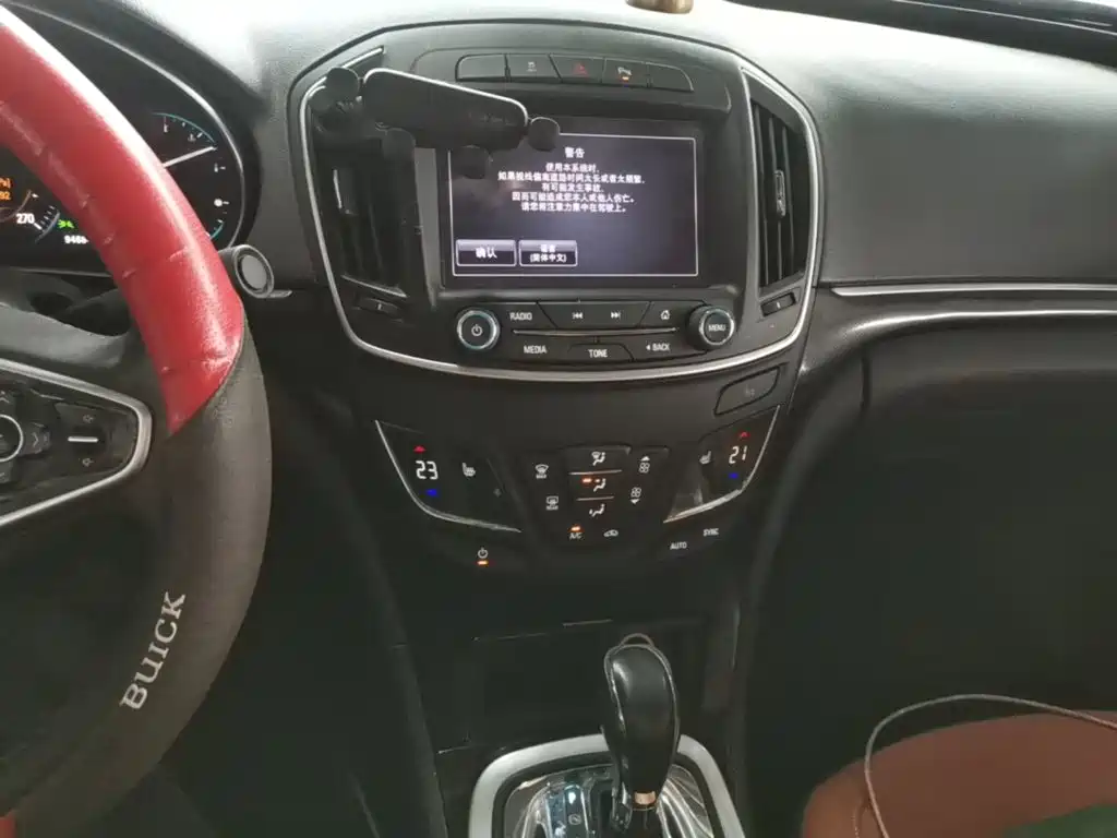 Buick Regal 2017 — фото 13