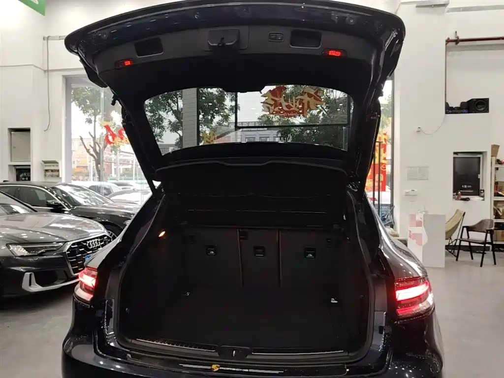 Porsche Macan 2020 — фото 19