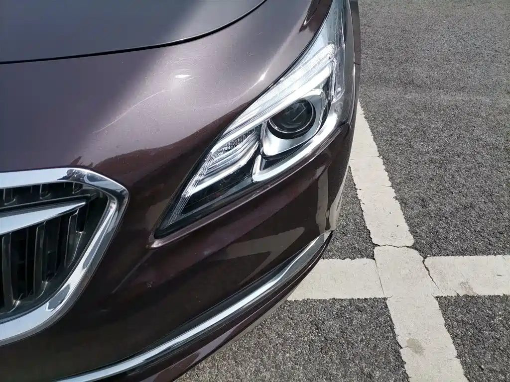 Buick LaCrosse 2017 — фото 18