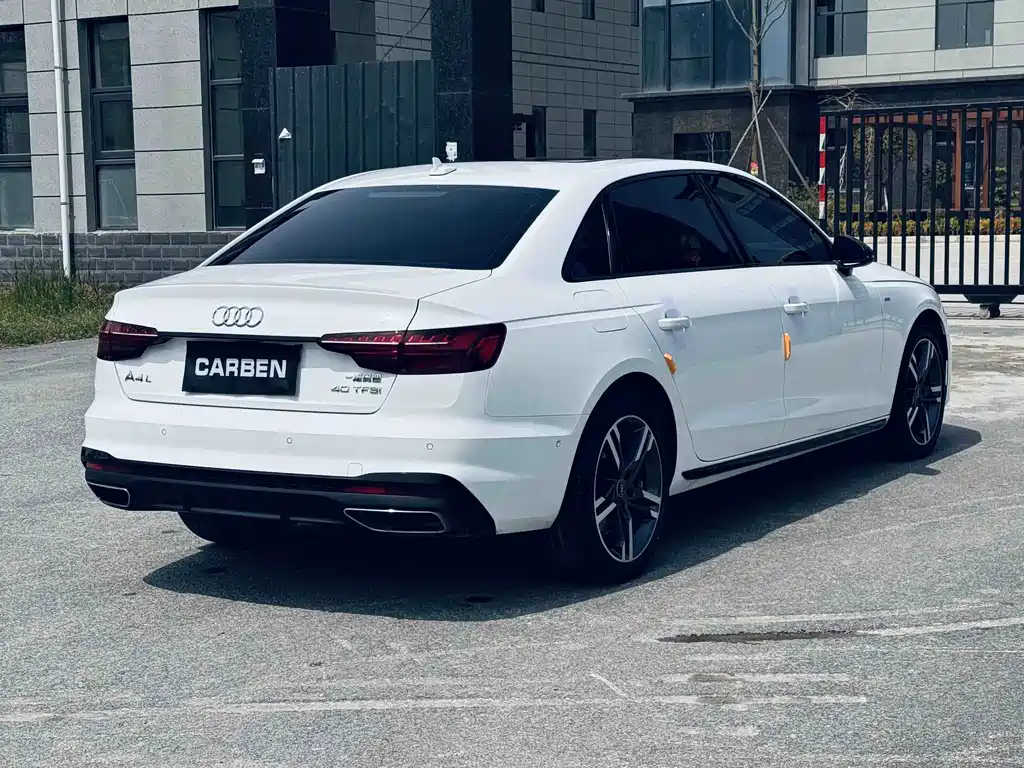 Audi A4L 2023 — фото 12