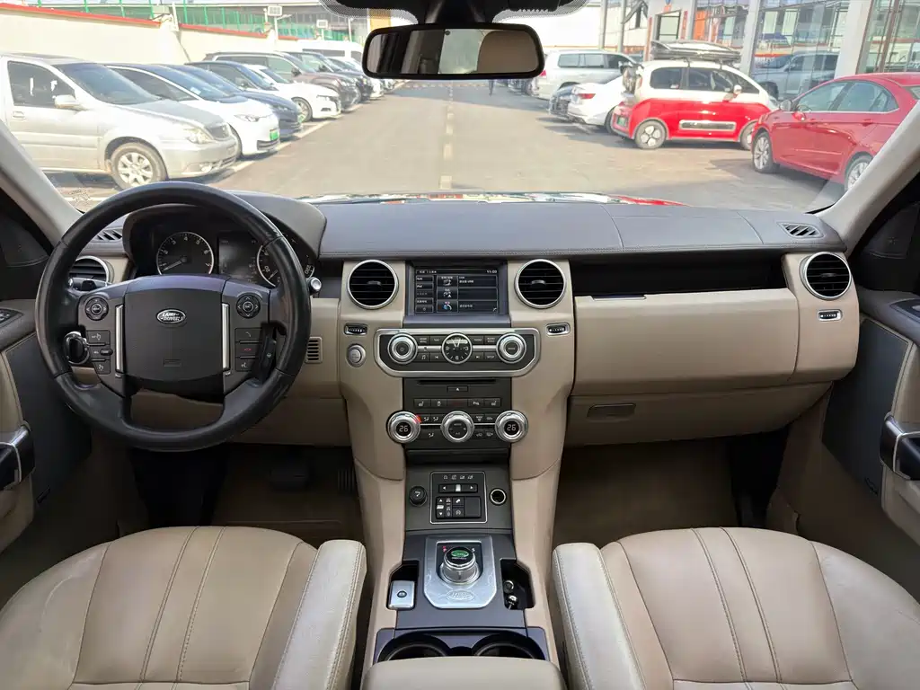 Land Rover Discovery 2016 — фото 9