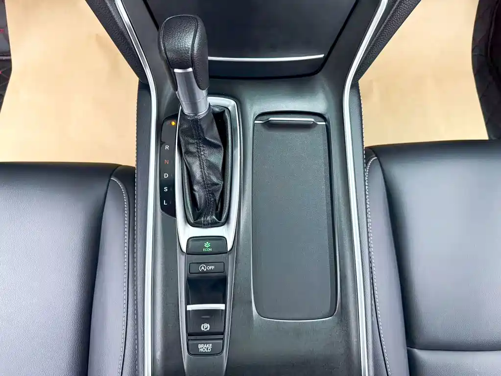 Honda Inspire 2019 — фото 18