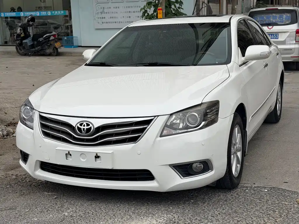 Toyota Camry 2014 — фото 5