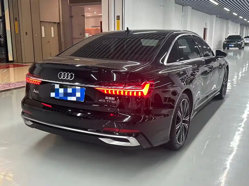 Audi A6L 2025 — фото 17