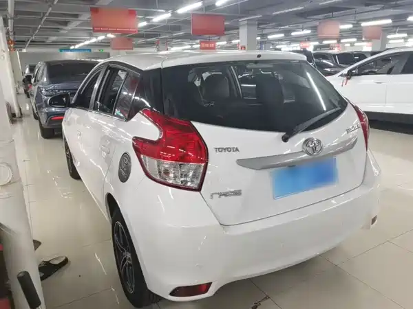 Toyota Yaris L 2015