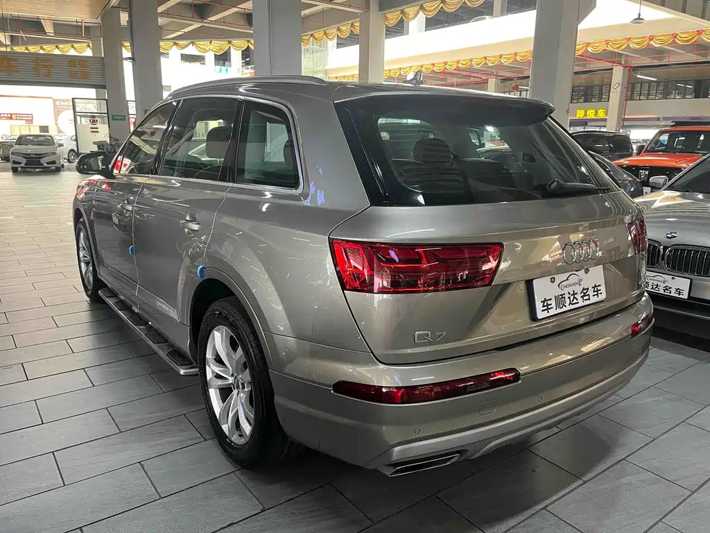 Audi Q7 2019 — фото 13