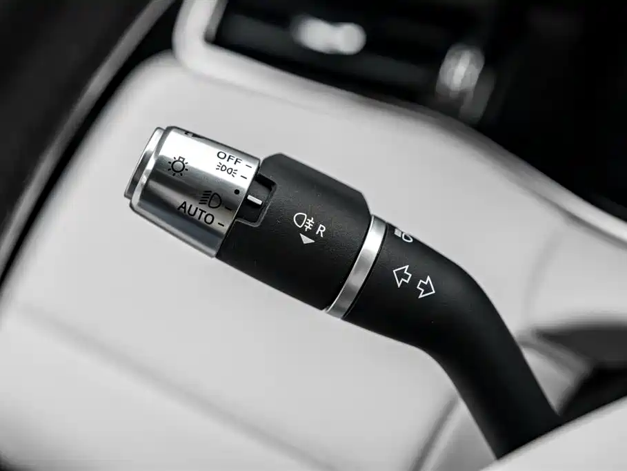 Land Rover Evoque 2022 — фото 11