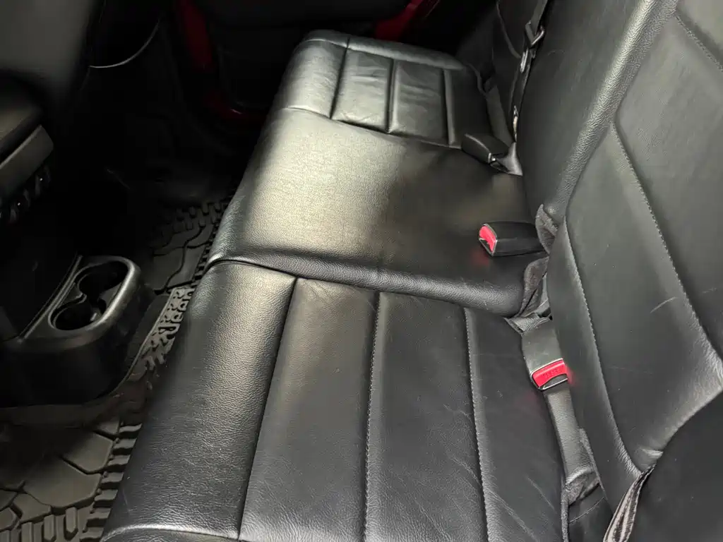 Jeep Wrangler 2012 — фото 10