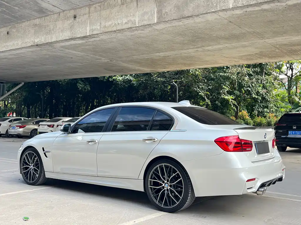BMW 3 Series 2017 — фото 9