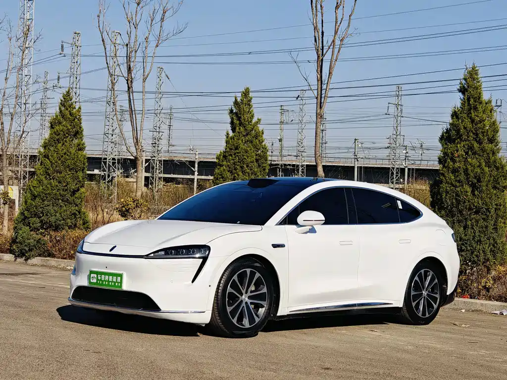 Luxeed Zhijie R7 2025