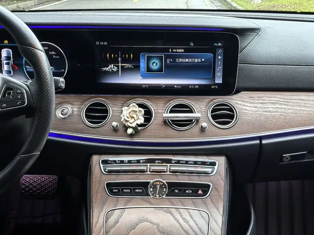 Mercedes-Benz E-Class 2018 — фото 12