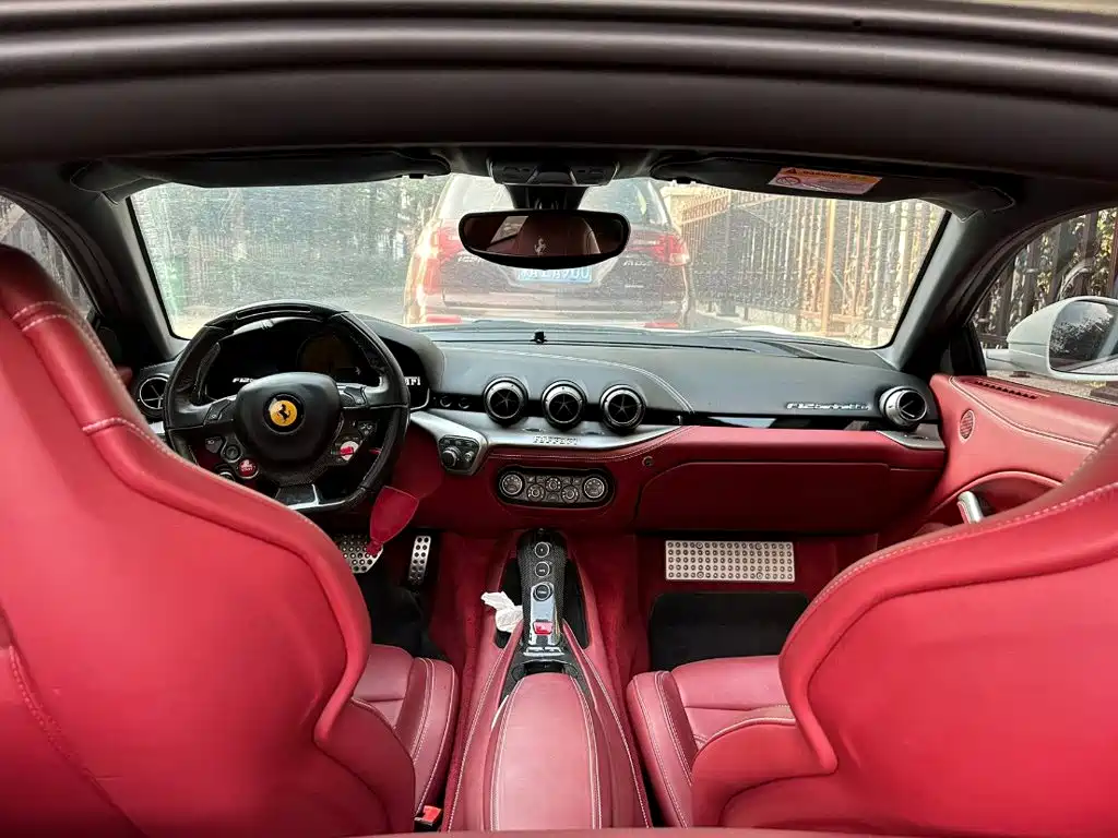 Ferrari F12berlinetta 2019 — фото 8