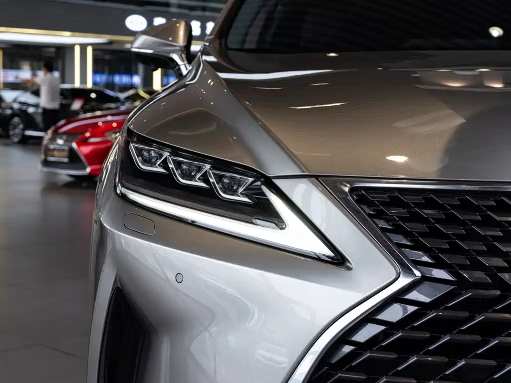 Lexus RX 2022 — фото 8