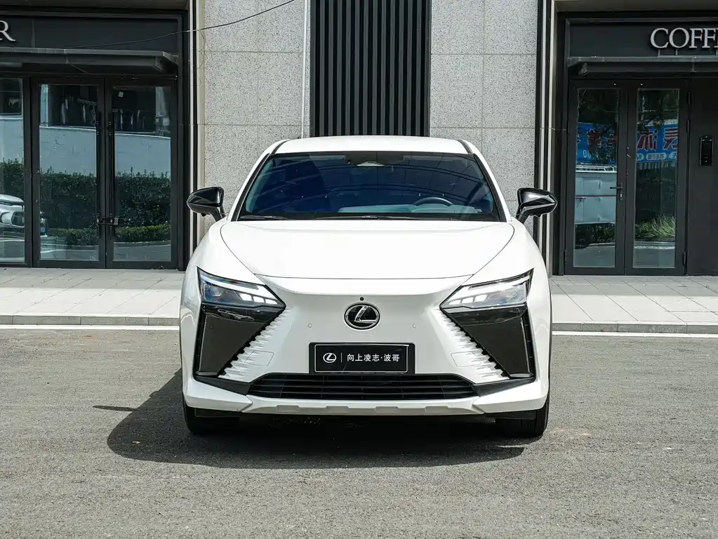 Lexus RZ 2023