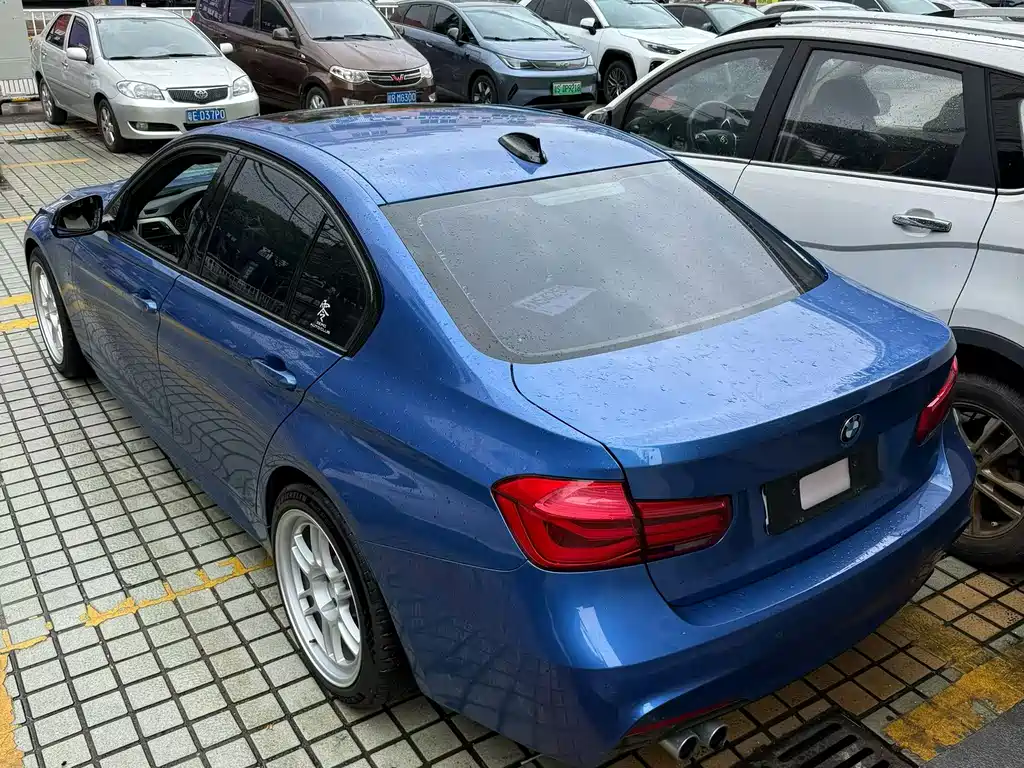BMW 3 Series 2017 — фото 12