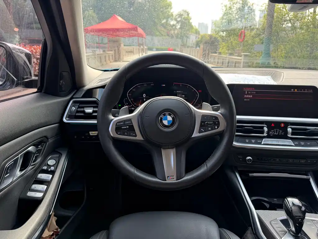 BMW 3 Series 2019 — фото 13
