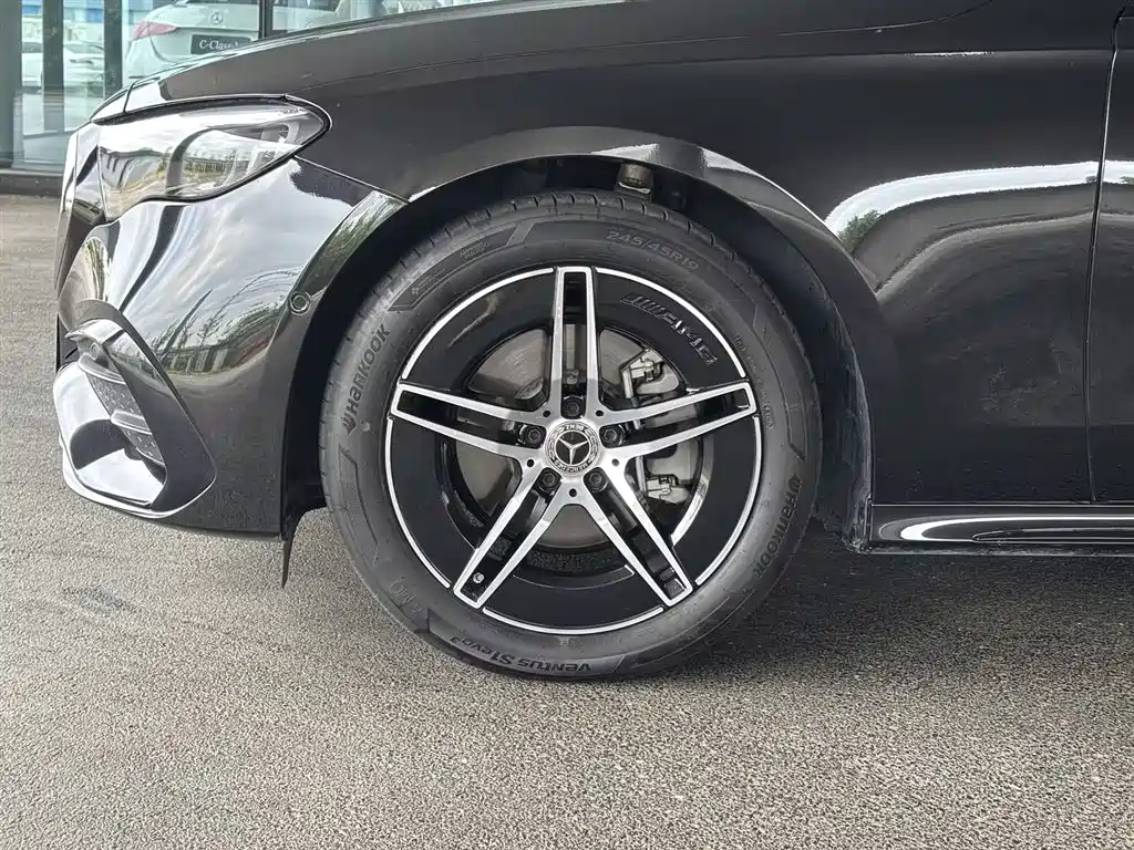 Mercedes-Benz E-Class 2025