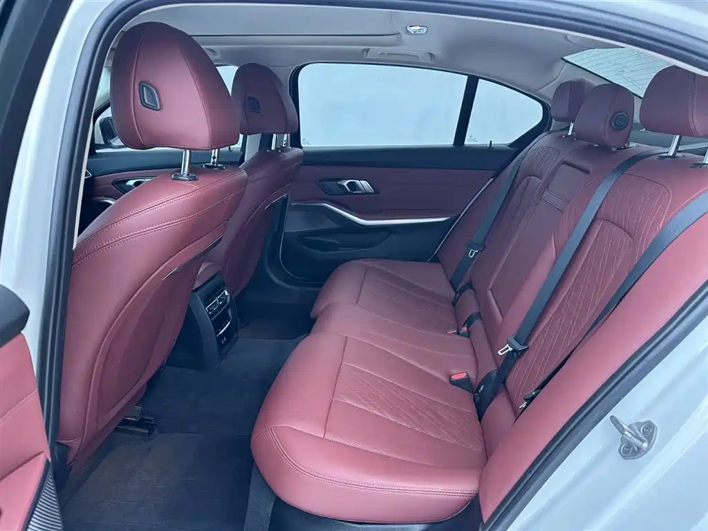 BMW 3 Series 2023 — фото 12