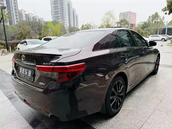 Toyota Reiz 2015