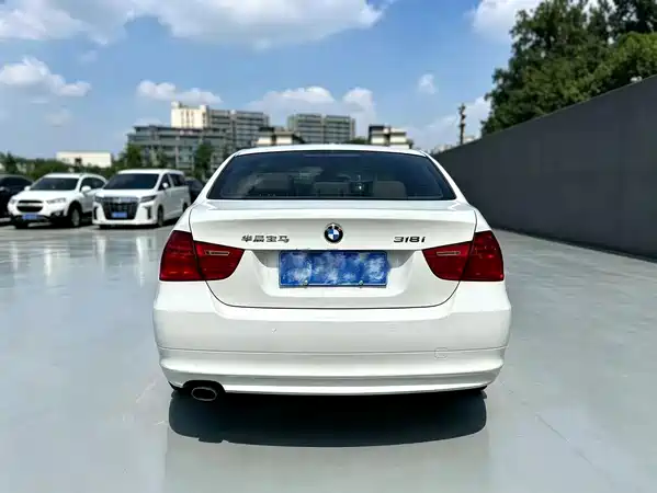 BMW 3 Series 2010